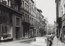 Violetstraat, onpare nummers, zicht vanaf Sint-Jansplein, 1980