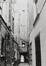 Sint-Nikolaasgang. Geheel van traditionele huizen, zicht naar de ingang van de gang, 1982