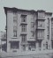 À l’emplacement de l’actuel no 35 square Marguerite, à l’angle de la rue Le Corrège, trois maisons teintées d’Art nouveau, conçues en 1897 par l’architecte Léon Govaerts, façades vers la rue (L’Émulation, 1901, pl. 34)
