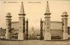 De hoofdingang van het Jetse kerkhof aan het kruispunt van de Smet de Naeyerlaan en de Secrétinlaan, sd (ca. 1920), Erfgoedbank Jette, collectie André De Gand 