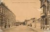 Algemeen zicht op de Henri Werriestraat richting de Wemmelse steenweg, rechts de sigarettenfabriek, ca. 1930, Collectie Belfius Bank – Académie royale de Belgique ©ARB-urban.brussels