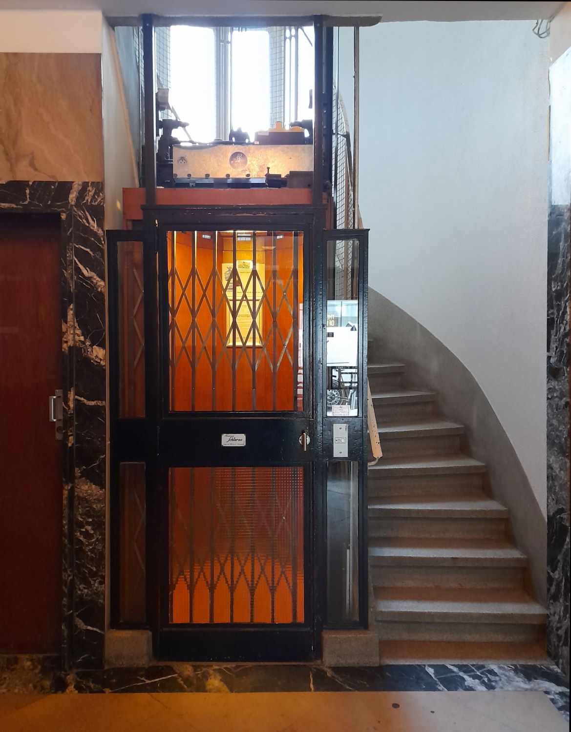 Rue d'Arlon 51. Ascenseur au rez-de-chaussée  © Homegrade , 2022