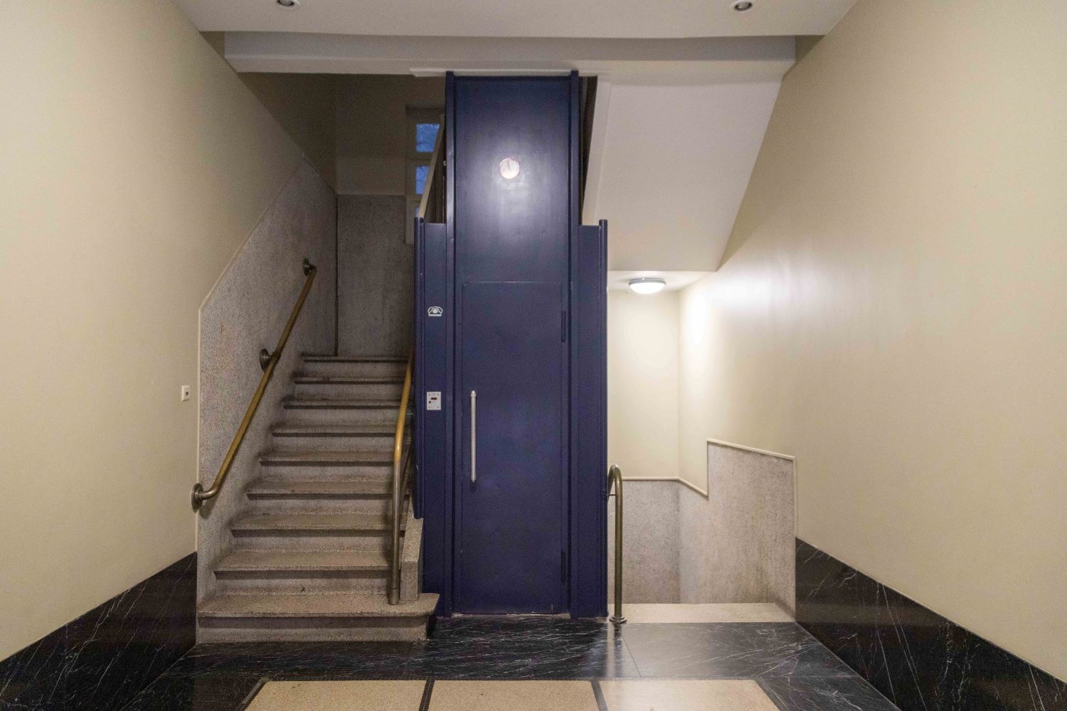 Rue de l'Autonomie 7. Ascenseur au rez-de-chaussée © Homegrade, 2023