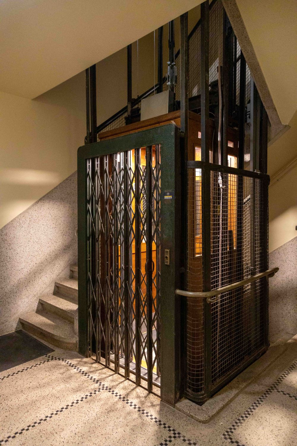 Rue Doyen Adriaens 1. Ascenseur au rez-de-chaussée © Homegrade, 2023
