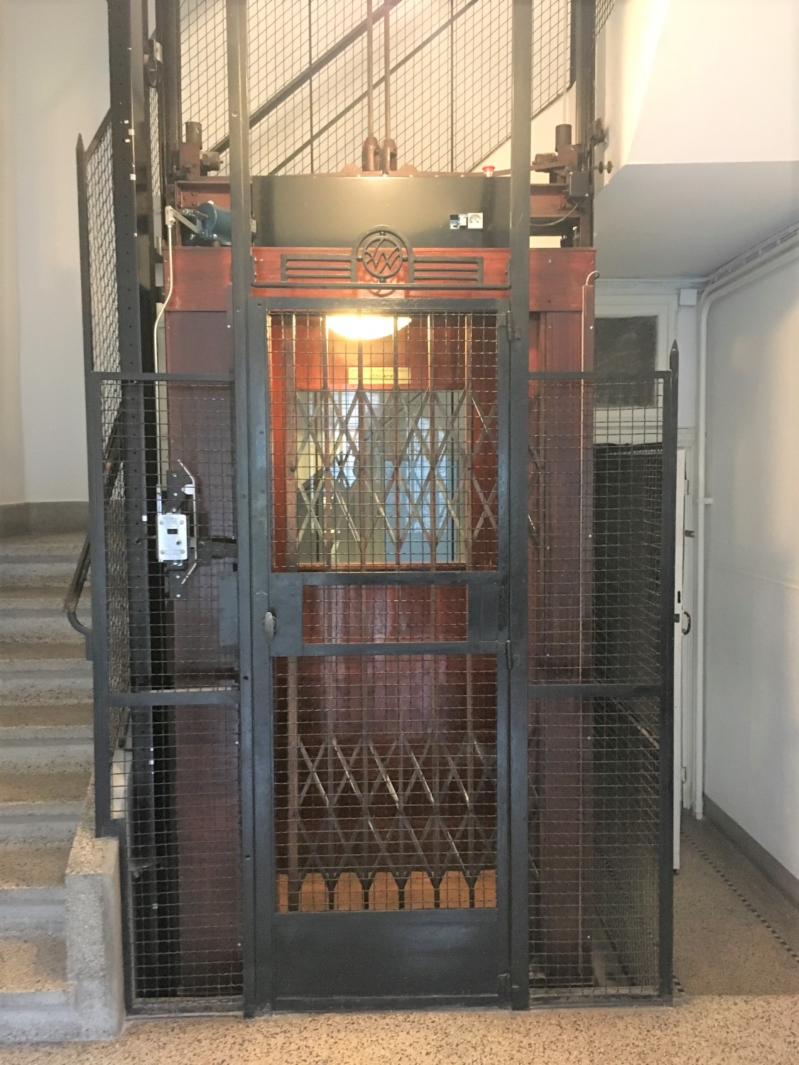 Avenue Molière 317a. Ascenseur au rez-de-chaussée © Save Our Elevators, 2021